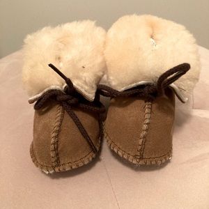 Minnetonka baby moccasins size 1